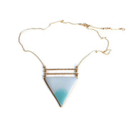 Geometría Ombré Blue Triangle Pendant Necklace